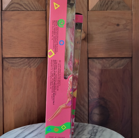 Barbie Hawaiian Fun Dolls with Pink and Yellow Outfits - Picture 7 of 9